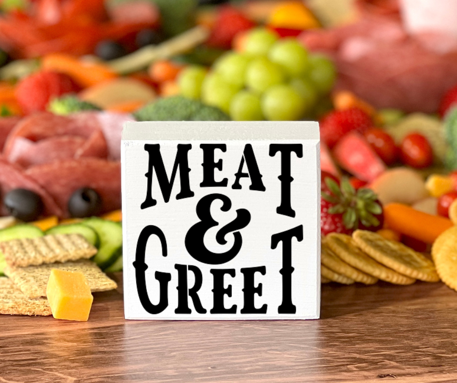 Meat & Greet Sitter